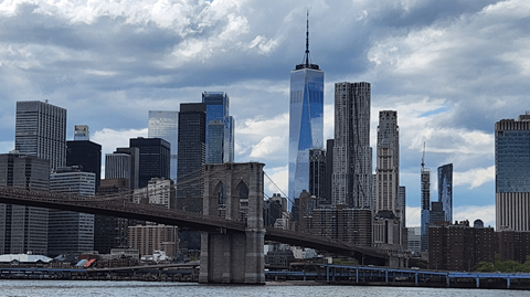 Vista de NYC desde el puente de brooklyn